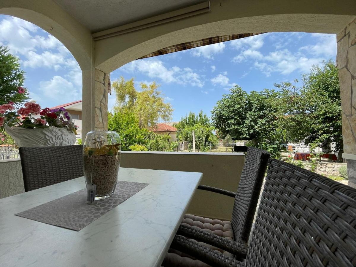 Apartman Veronika Vrsi Exterior photo