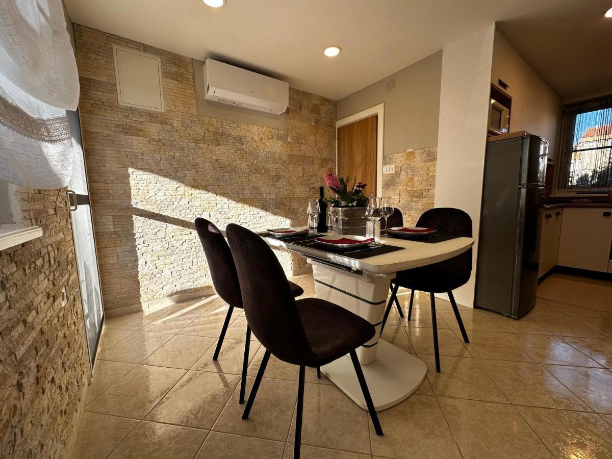 Apartman Veronika Vrsi Exterior photo