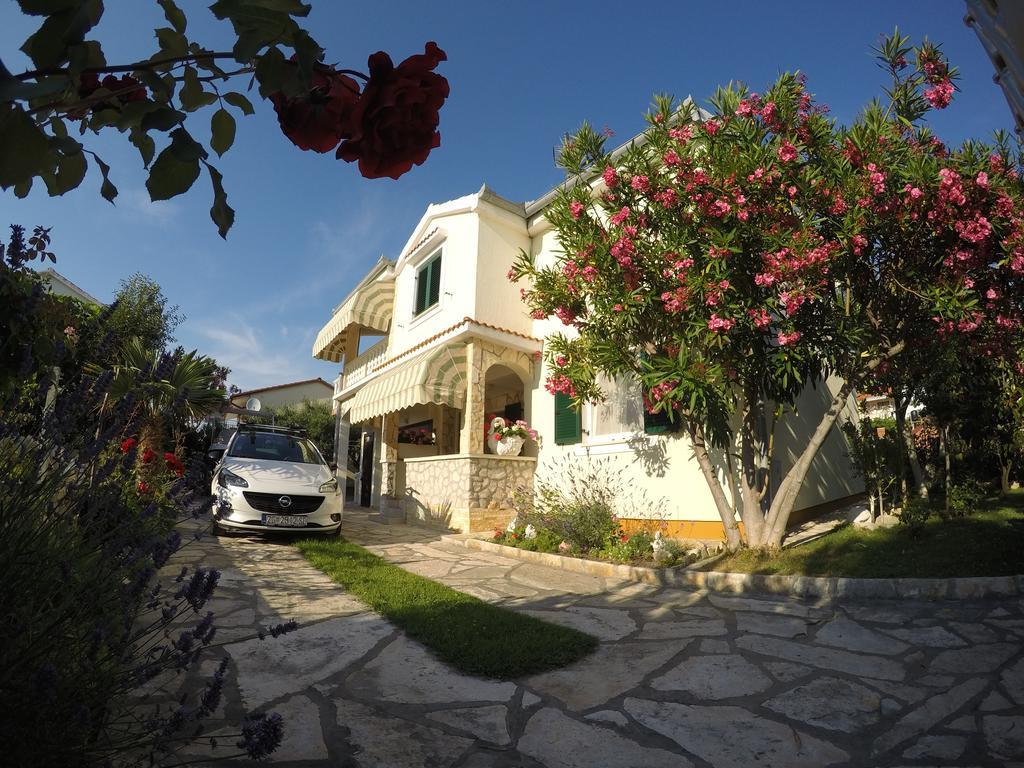 Apartman Veronika Vrsi Exterior photo