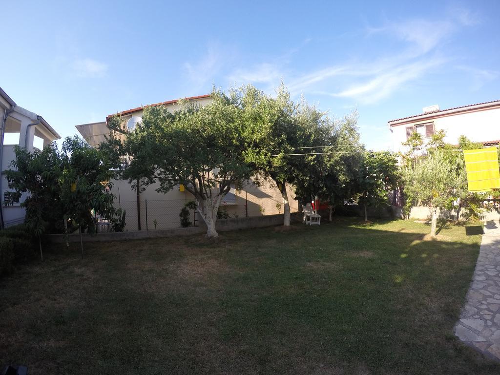 Apartman Veronika Vrsi Exterior photo
