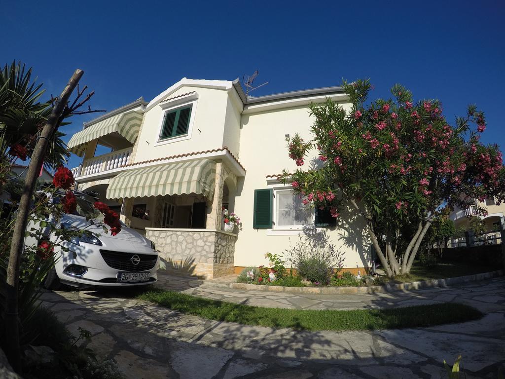 Apartman Veronika Vrsi Exterior photo